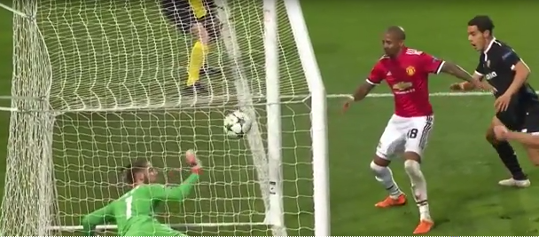 MU bị loại tại Cúp C1 sau kết quả MU 1-2 Sevilla (14-03-2018)