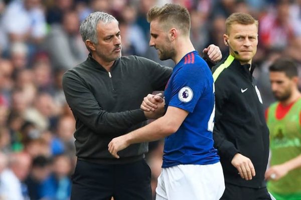 Những cái tên để Mourinho “sale off”