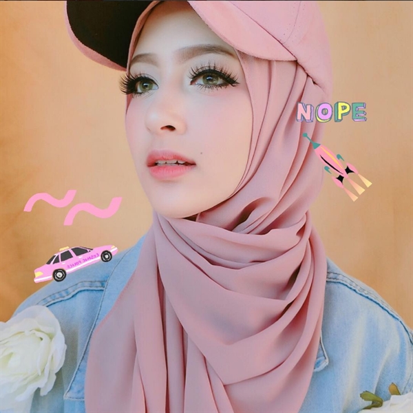 ngat-ngay-vi-nang-hot-girl-hoi-giao-qua-xinh-dep-Saira-Wongsuwan (2)