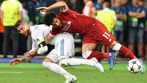 Ramos phá sản vì hạ đo ván Salah