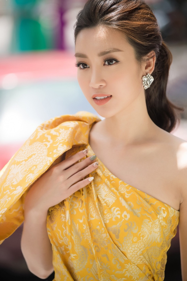 Hoa hậu Đỗ Mỹ Linh đốn tim fan bằng loạt ảnh siêu xinh