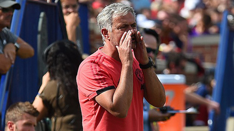 du-that-bai-tham-hai-mourinho-van-lon-tieng-che-gieu-the-kop-1