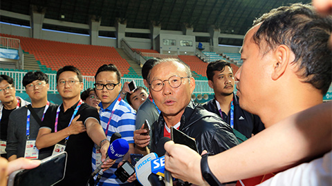 han-quoc-tung-chi-trich-hlv-park-hang-seo-vi-tam-hcd-asiad-1