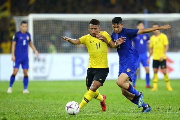 malaysia-e-ngai-tran-ban-ket-luot-ve-tren-dat-chua-vang-2