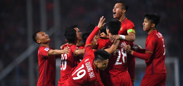 huyen-thoai-lo-ngai-bong-da-viet-nam-vuot-mat-han-quoc-1