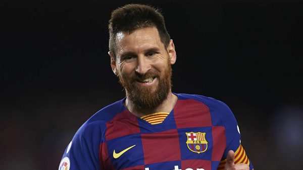 Lionel Messi chứng minh mình là “thánh sống” tại Camp Nou