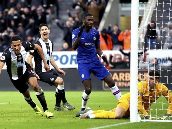 Vì sao Chelsea thua nhục trước Newcastle
